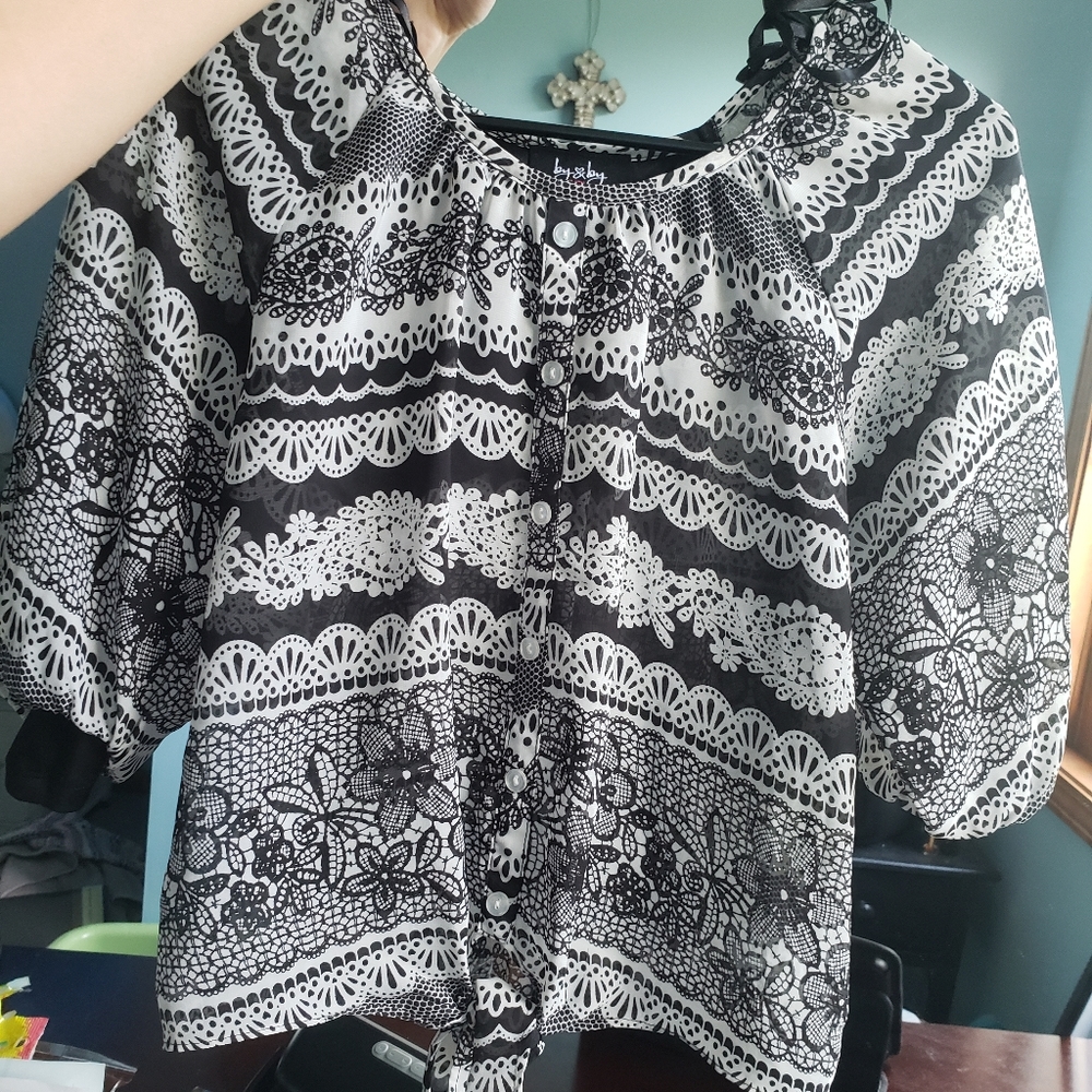 Patterned Button Down Top - Picture 2 of 5